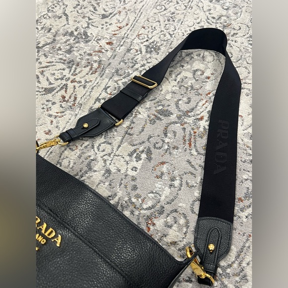 Prada Handbag 100% authentic like-new condition - Picture 4 of 13